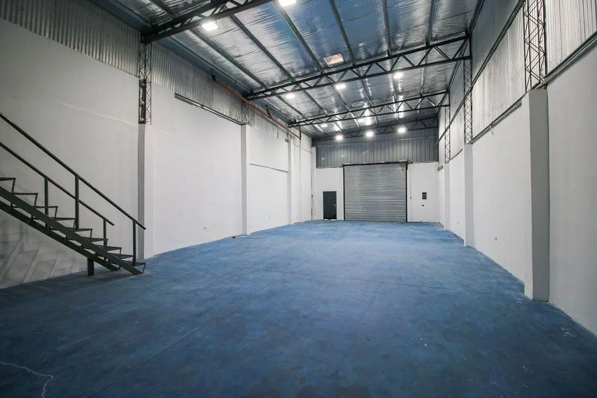 GALPON DEPOSITO OFICINAS A ESTRENAR CIUDADELA 4