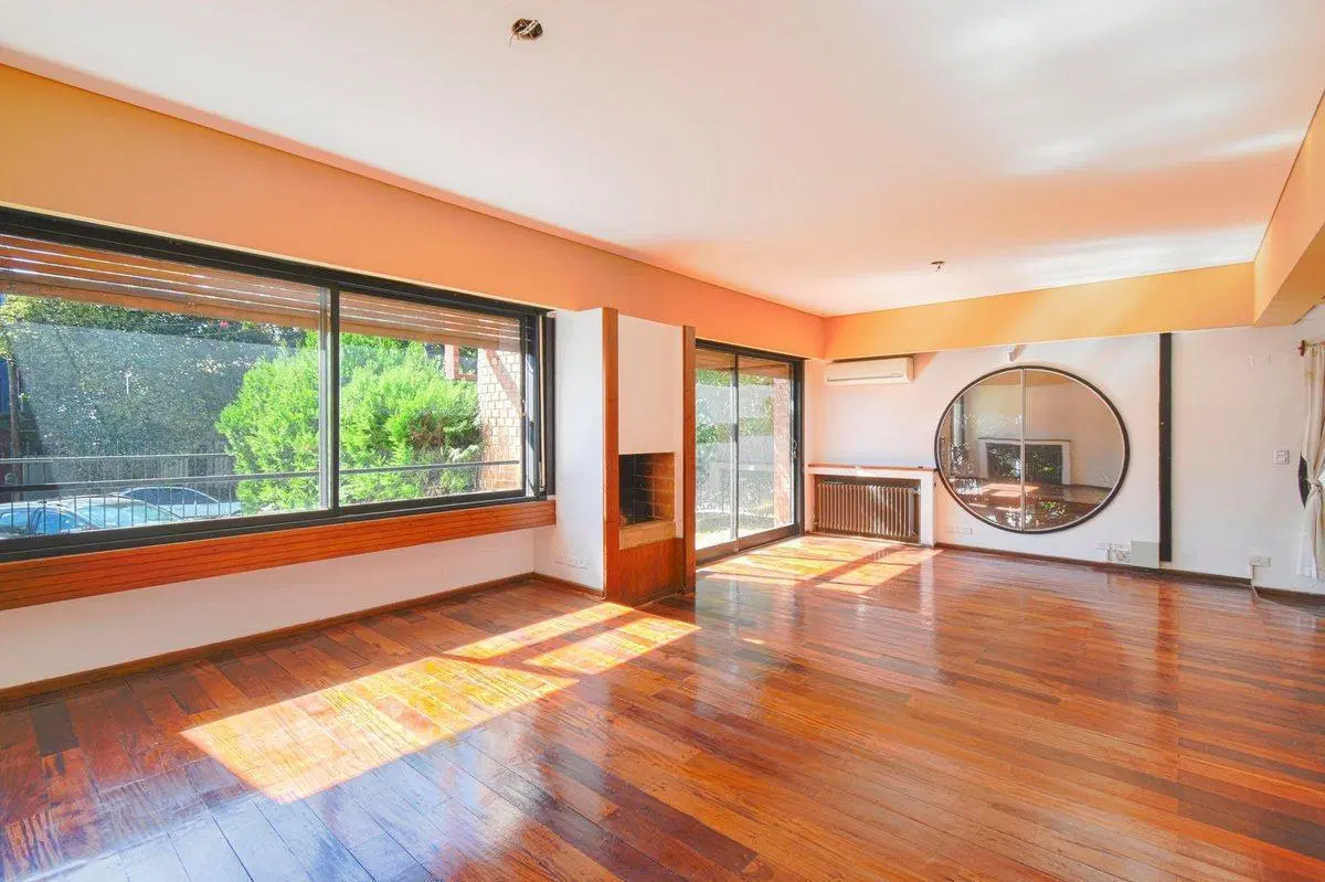 Venta Casa 4 Amb + dep + cochera en Florida Este 3