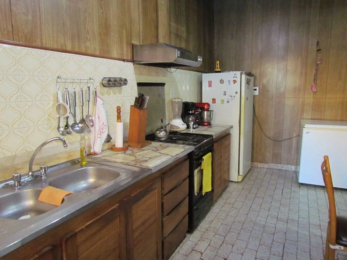 ALQUILER CASA IDEAL 2,3 FAMILIAS/COCHERA/BANFIELD 4
