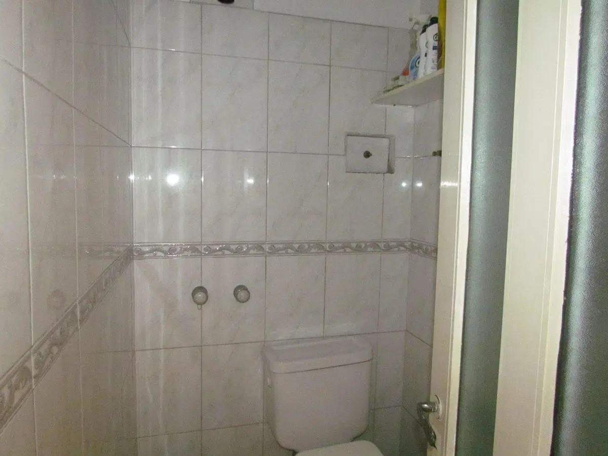 ALQUILER CASA IDEAL 2,3 FAMILIAS/COCHERA/BANFIELD 4