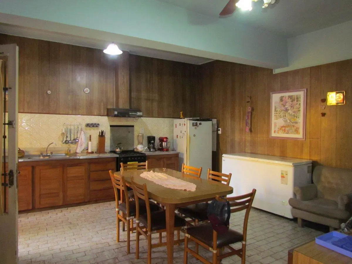 ALQUILER CASA IDEAL 2,3 FAMILIAS/COCHERA/BANFIELD 3