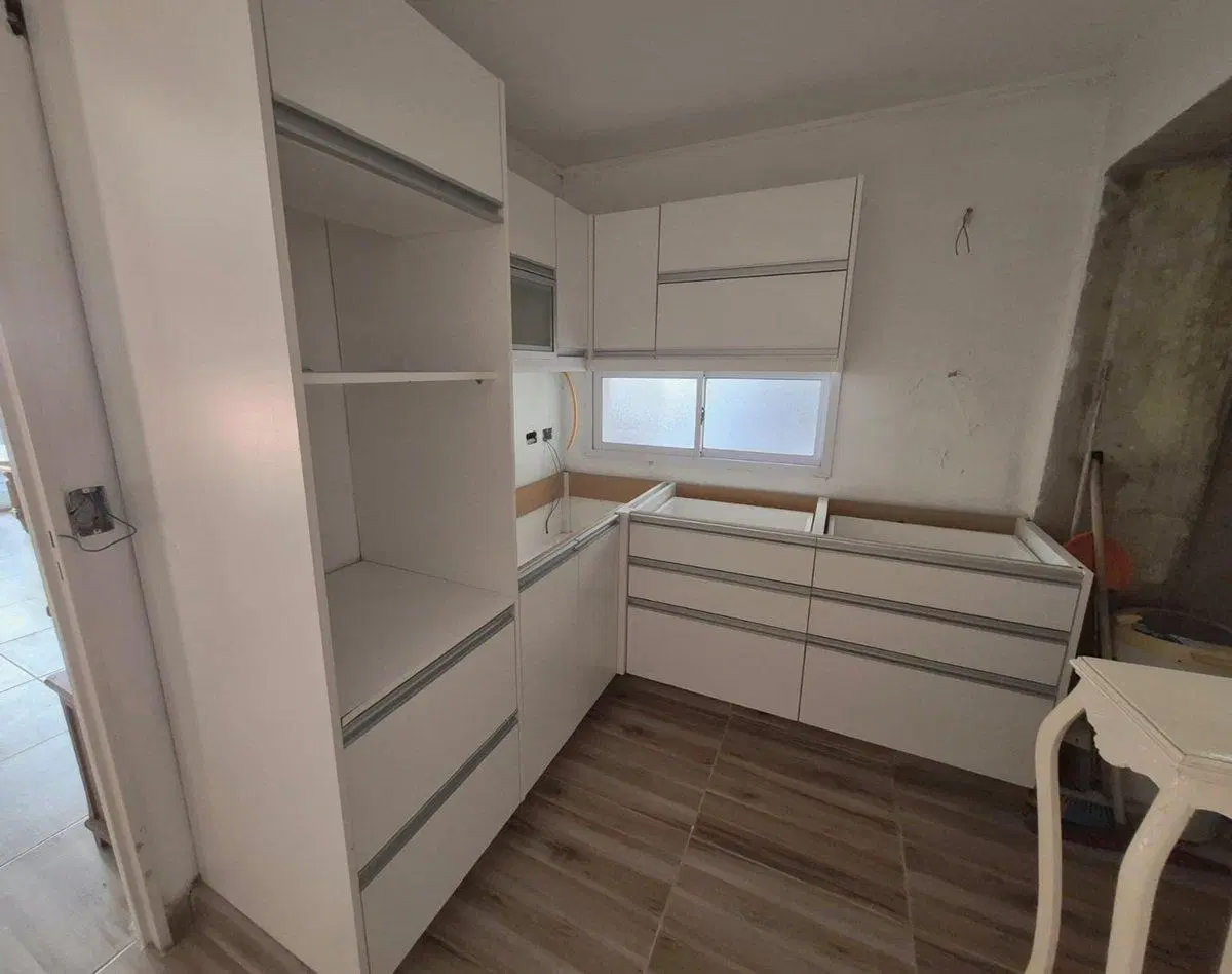 VENTA DEPARTAMENTO 4 AMB, MORON C/BALCON Y COCHERA 2