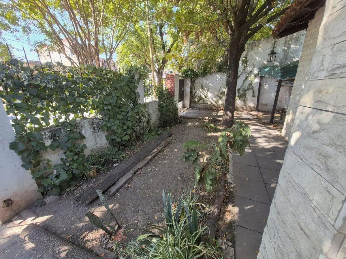 VENTA CASA 3 AMBIENTES ITUZAINGO CON GRAN TERRENO 2