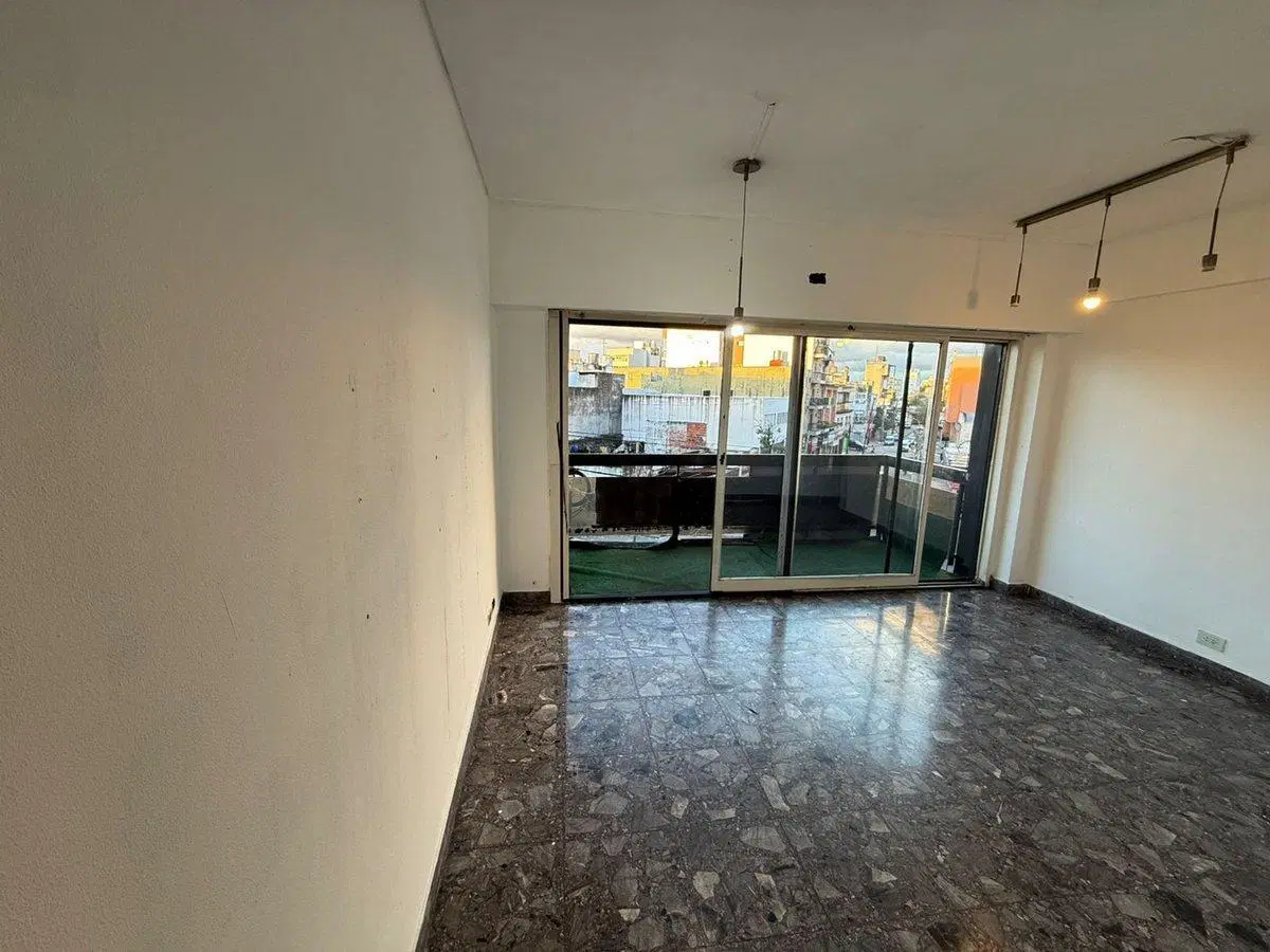 VENTA DEPARTAMENTO CUIDADELA 3 AMBIENTES C/ BALCON 3