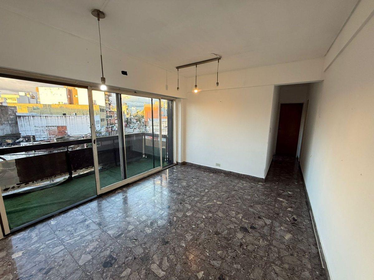 VENTA DEPARTAMENTO CUIDADELA 3 AMBIENTES C/ BALCON