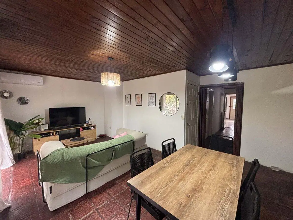 VENTA CASA TIPO MULTIFAMILIAR MASCHWITZ COCHERA 2