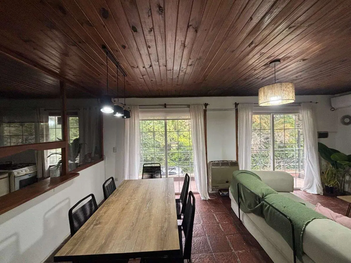 VENTA CASA TIPO MULTIFAMILIAR MASCHWITZ COCHERA 4