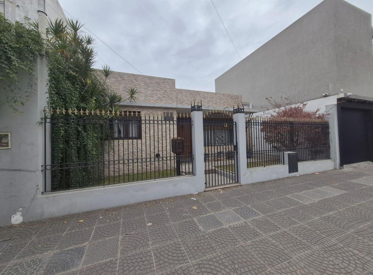 VENTA CASA 3 AMBIENTES - VILLA MADERO