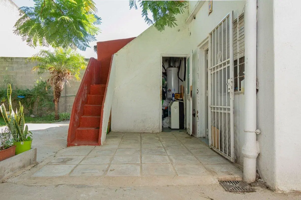 CASA EN VENTA EN CASEROS  3 AMB TERRAZA JARDIN 5
