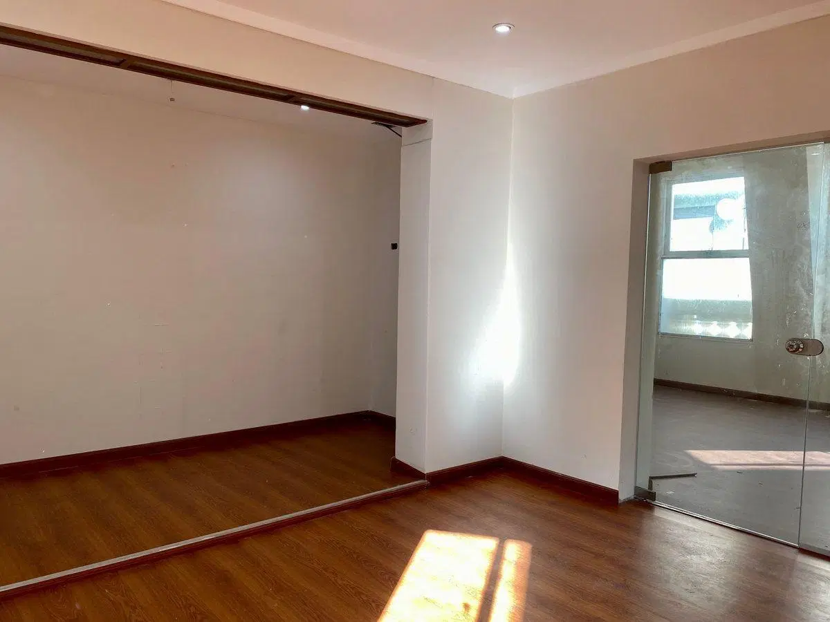 VENTA DEPARTAMENTO COMERCIAL/ VIVIENDA MICROCENTRO 5
