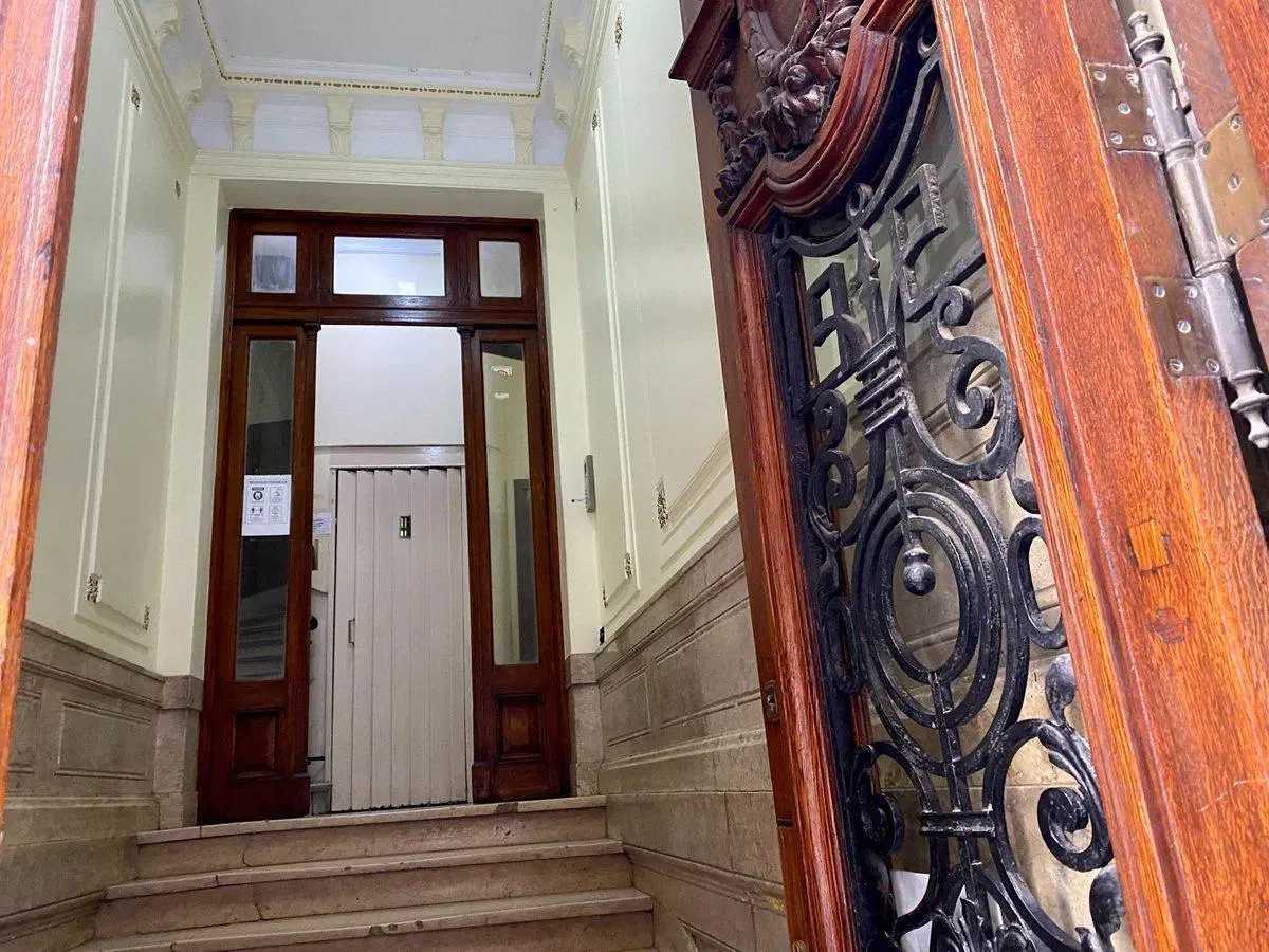 VENTA OFICINA 120 M2 FRENTE DEPTO MICROCENTRO 5