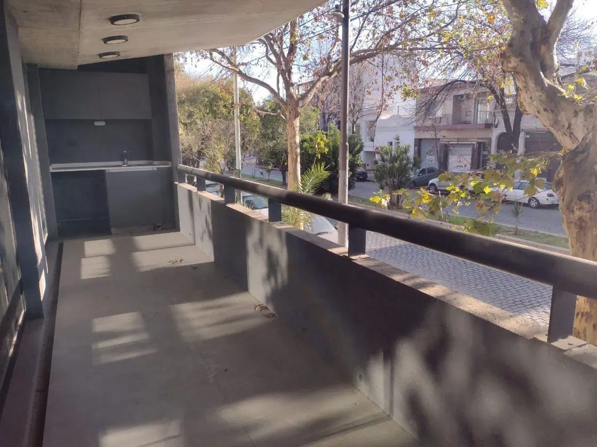 VENTA 4 AMB. ESTRENAR BALCON Y COCHERA EN LINIERS 8
