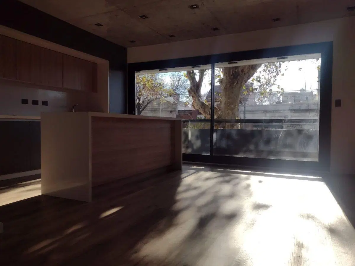 VENTA 4 AMB. ESTRENAR BALCON Y COCHERA EN LINIERS 5