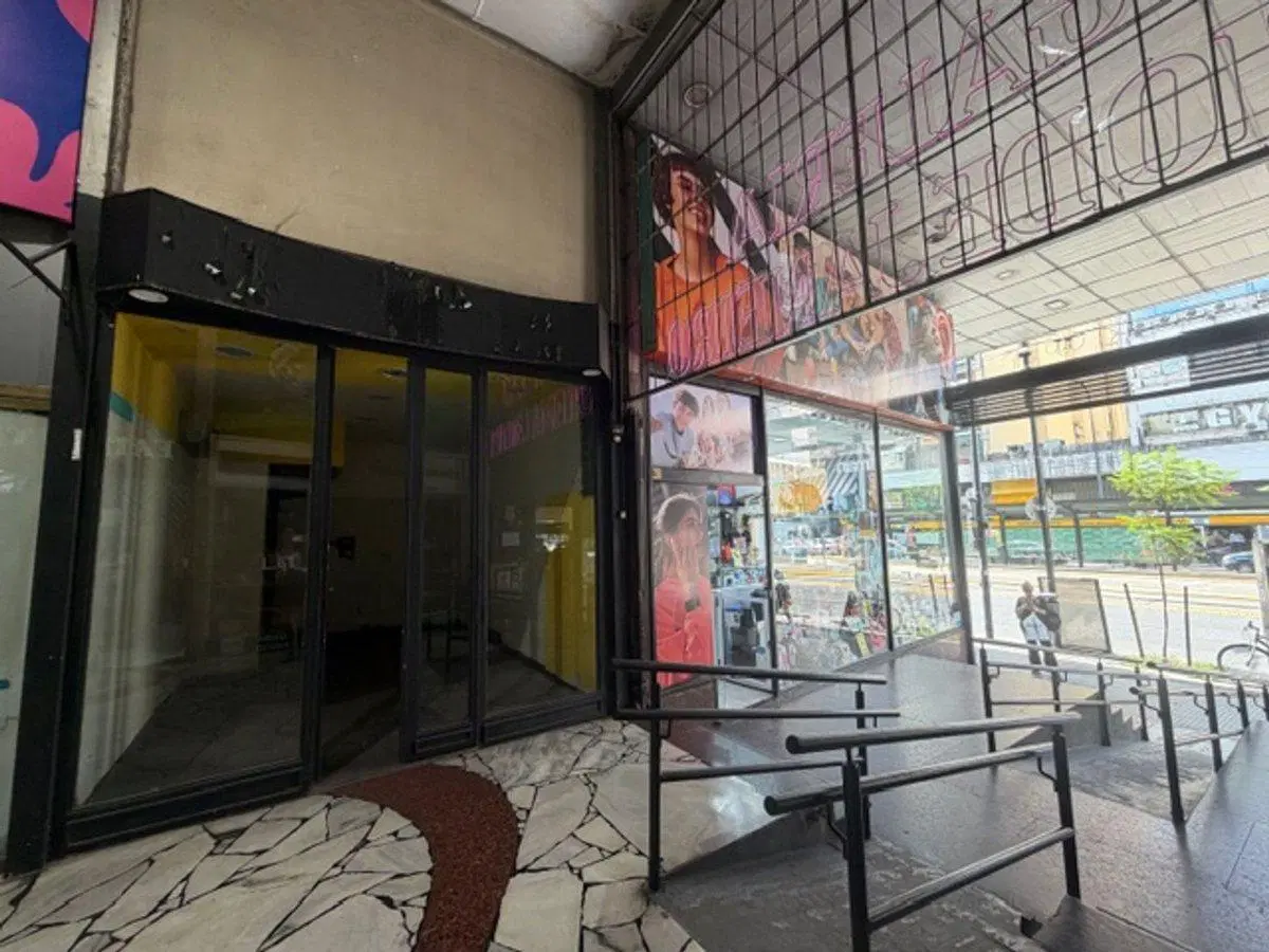 Venta Local  Galería Rio de Janeiro Belgrano 4