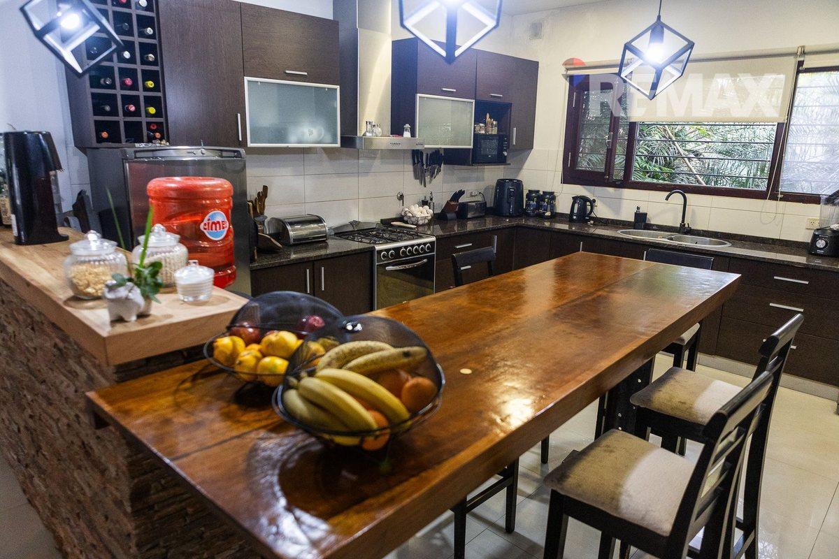 Foto de Venta Casa 7 Amb Jardín Piscina Don Torcuato, imagen 3