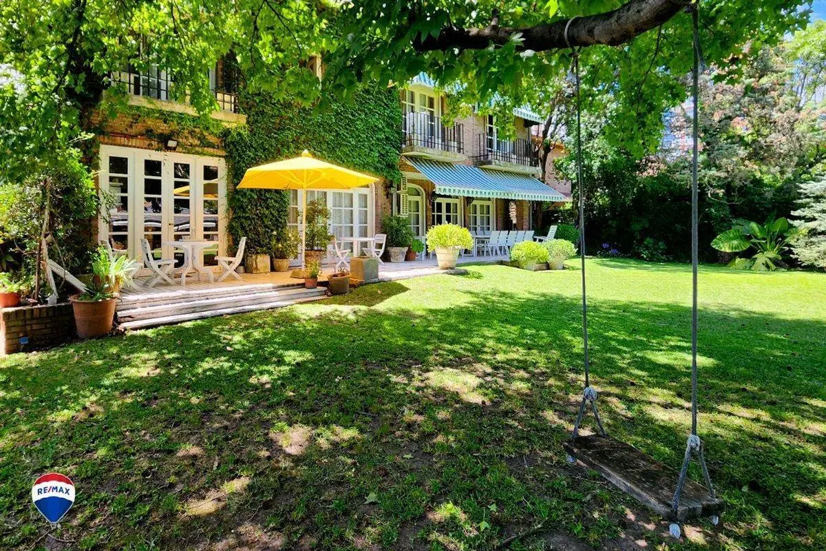 VENTA CASA LA LUCILA /V. LOPEZ- 1669 MTS DE JARDIN 2