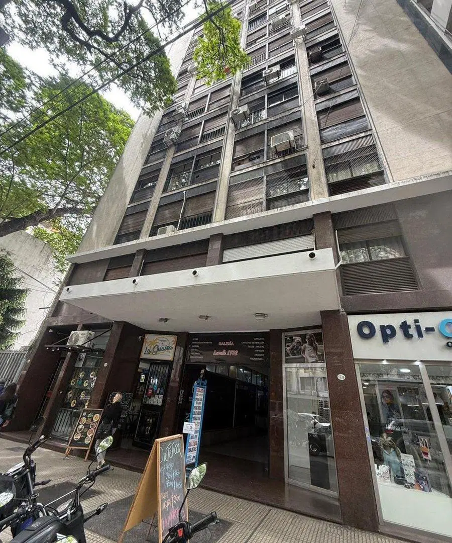 Local  comercial en Lavalle y Callao + FINANCIA! 4
