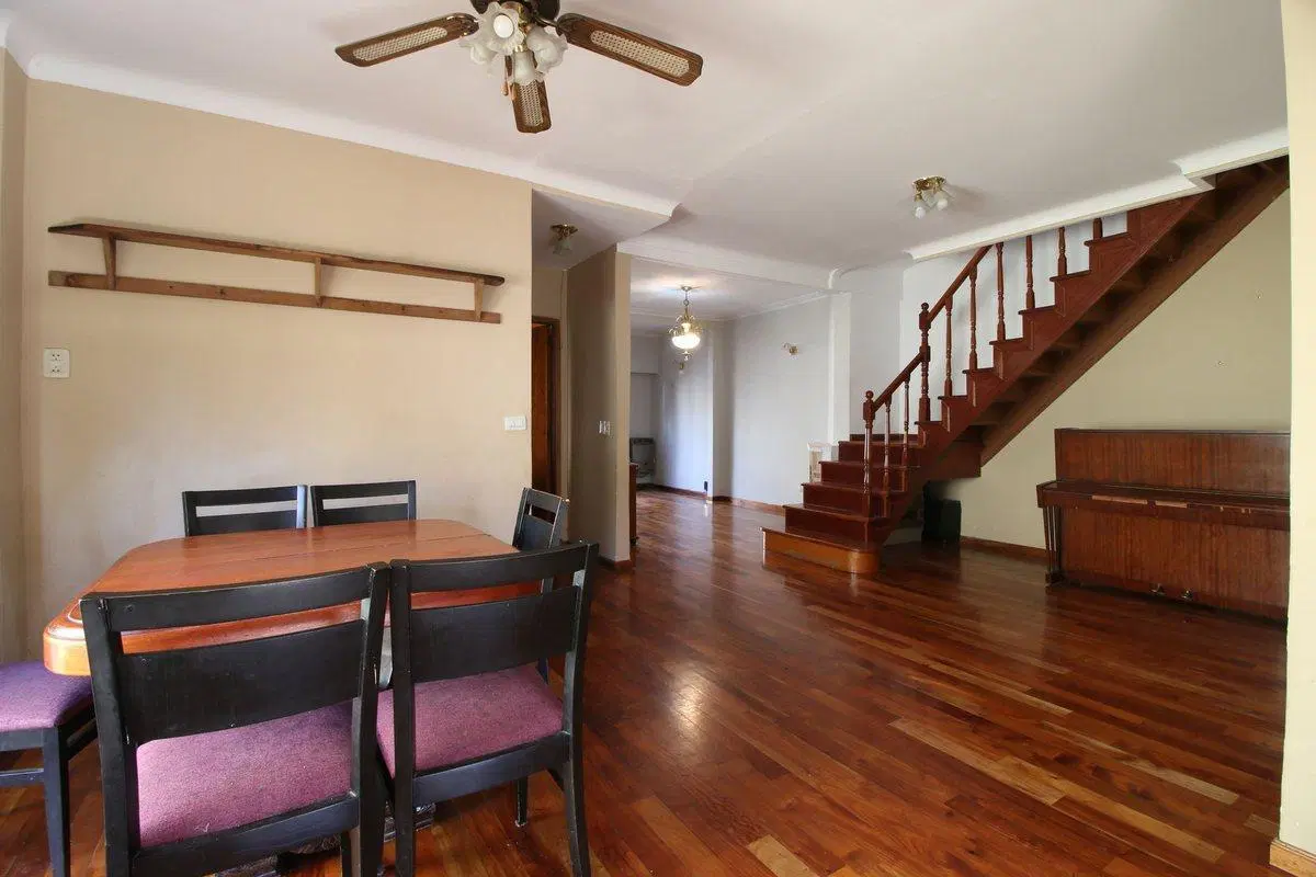 Venta casa 6 ambientes Jardín Quincho Olivos 3