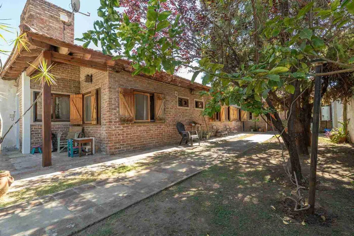 Casa 5 Amb con Pileta Cochera  en Loma Hermosa 5