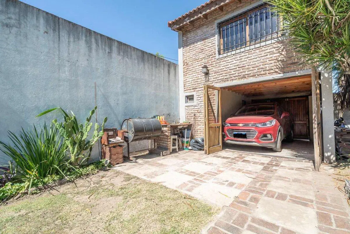 Casa 5 Amb con Pileta Cochera  en Loma Hermosa 4