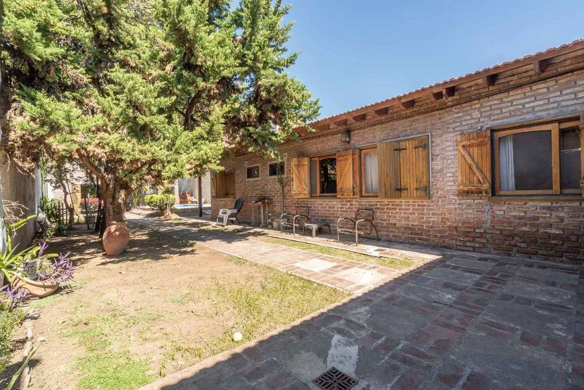 Casa 5 Amb con Pileta Cochera  en Loma Hermosa 3