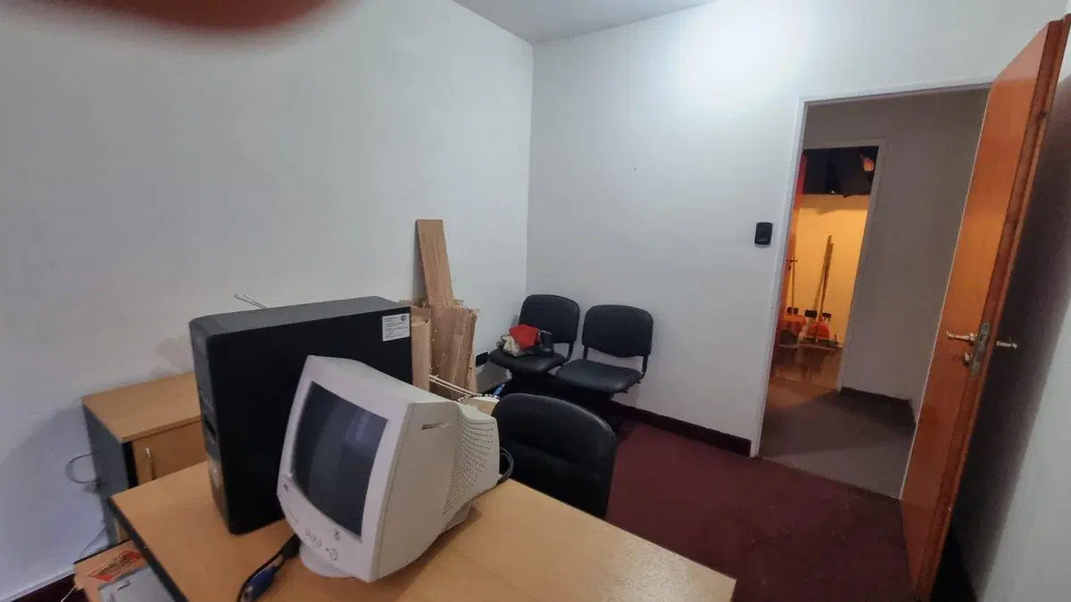 Oficina en Venta - CABA (con 3 despachos) 5