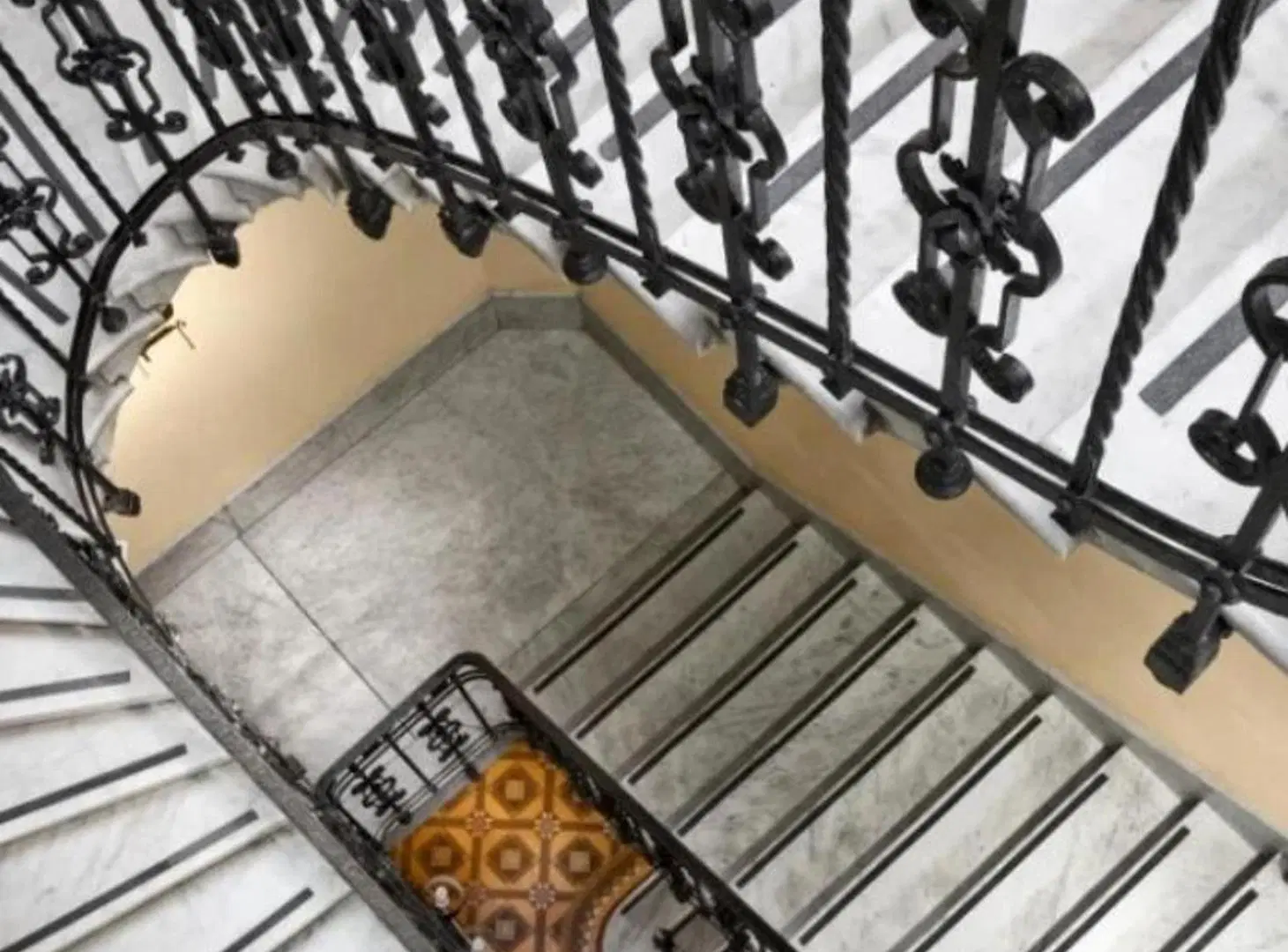 Venta Hostel 1675 m2 habilitado a pasos 9 de Julio 4