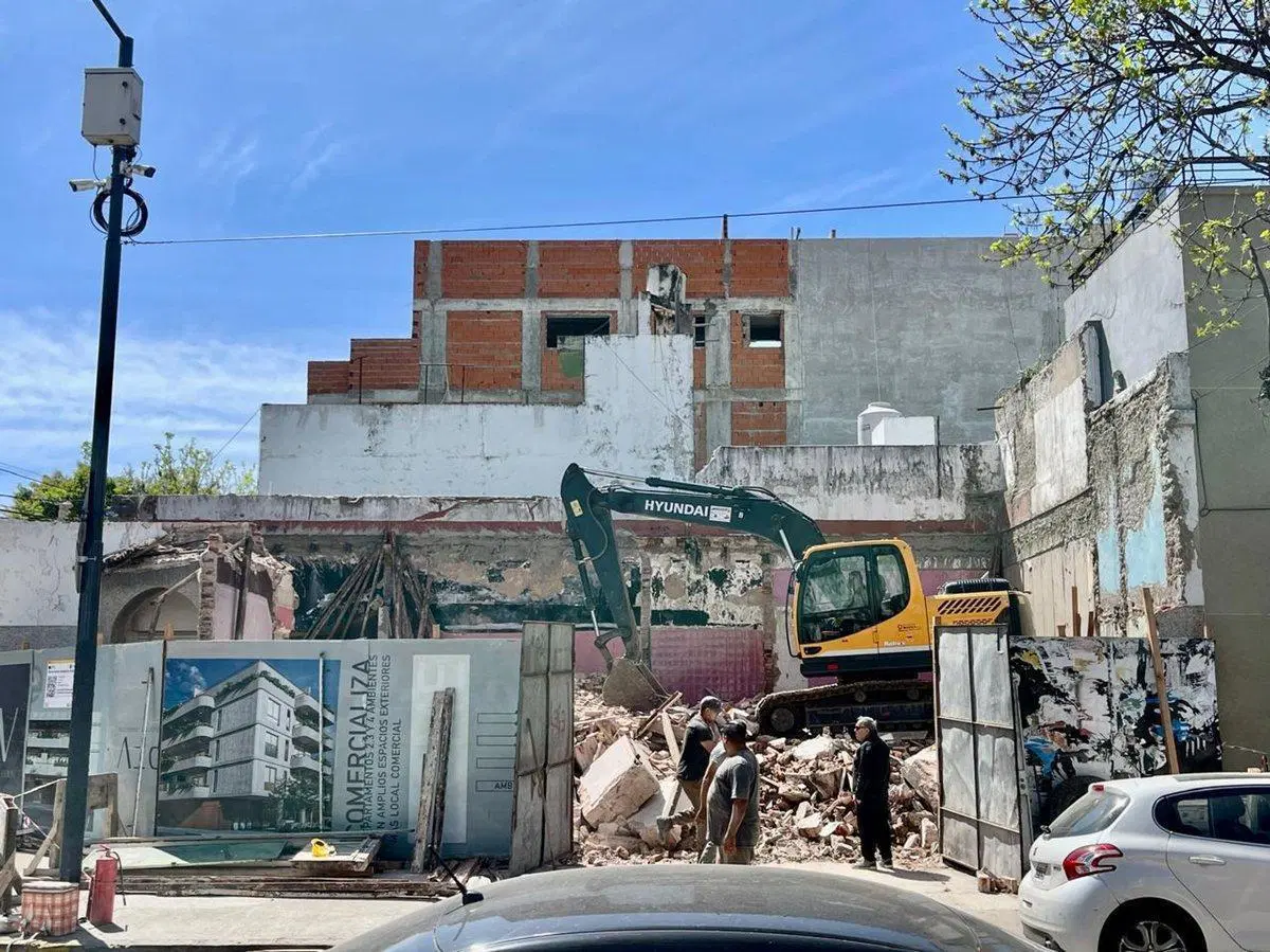 VENTA LOCAL EN ESQUINA. VILLA URQUIZA 3