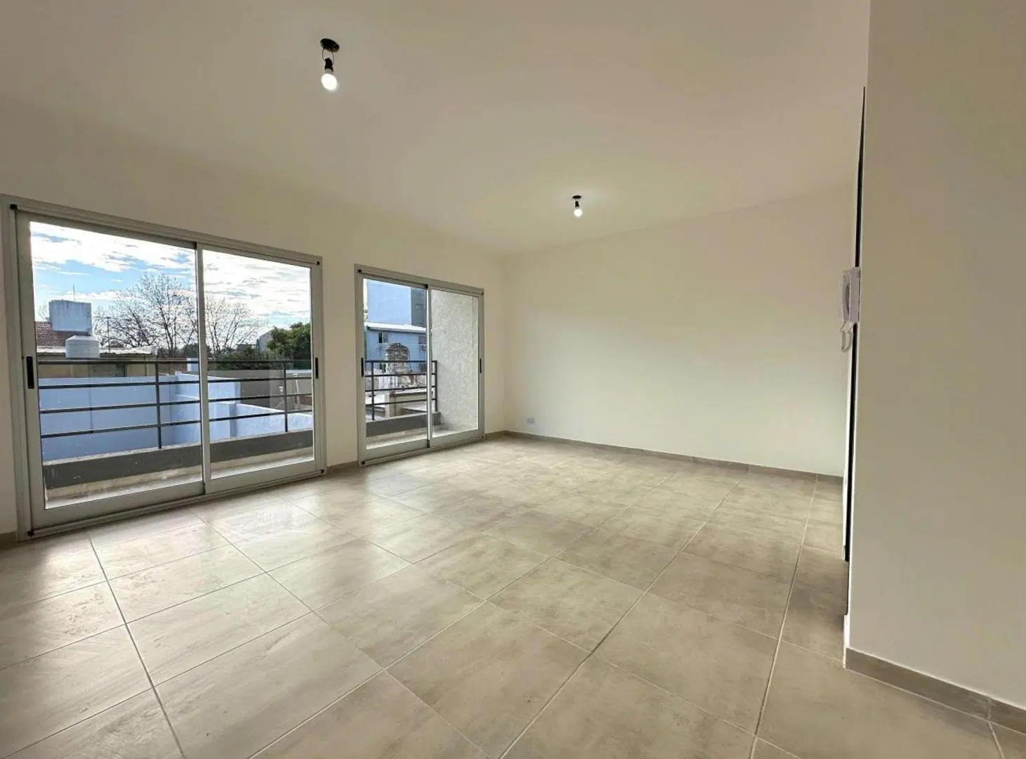 VENTA DPTO 2 AMB CON BALCÓN Y PARRILLA 3