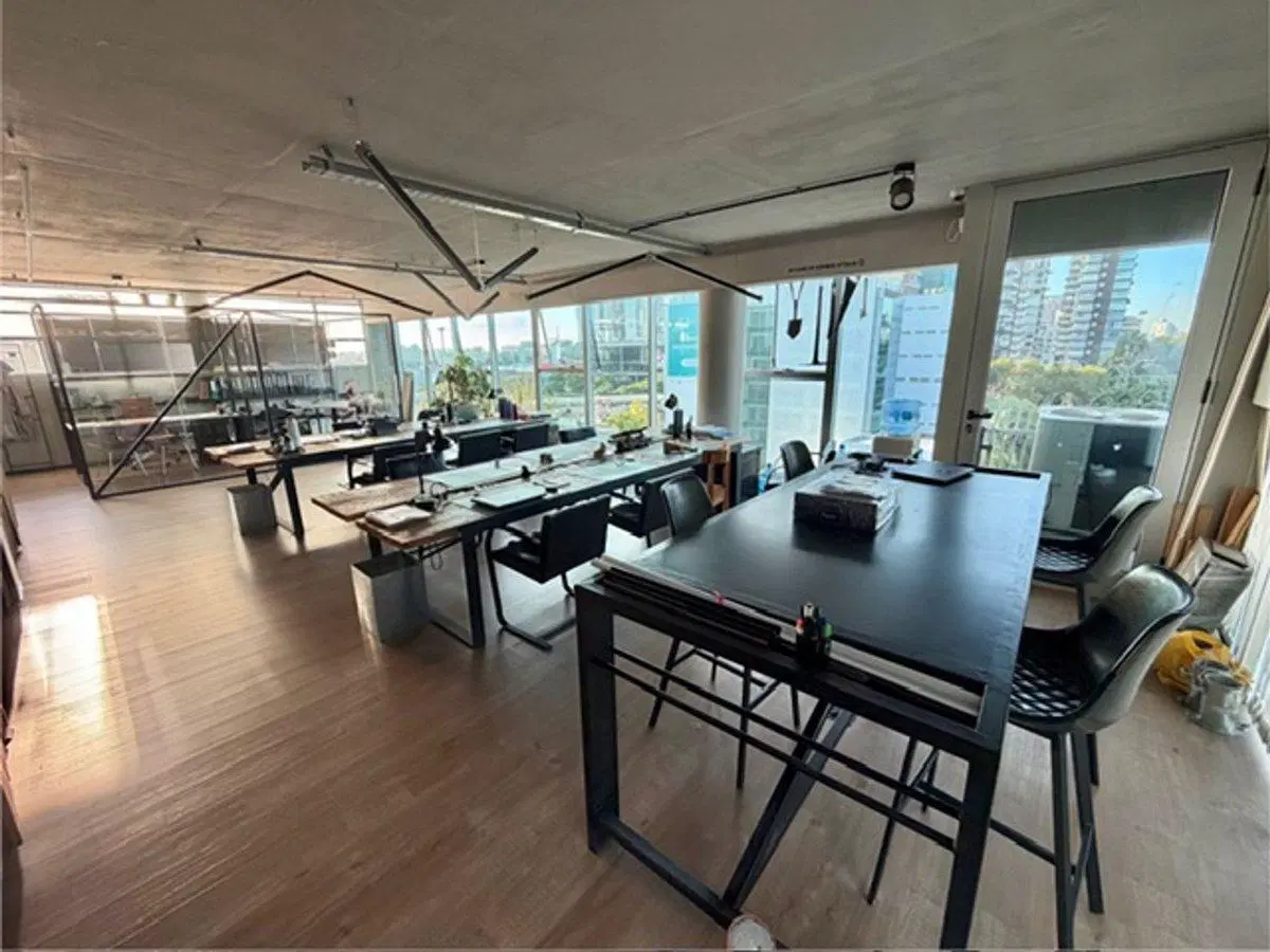 VENTA Oficina 90 m2 con cochera - VICENTE LOPEZ 4