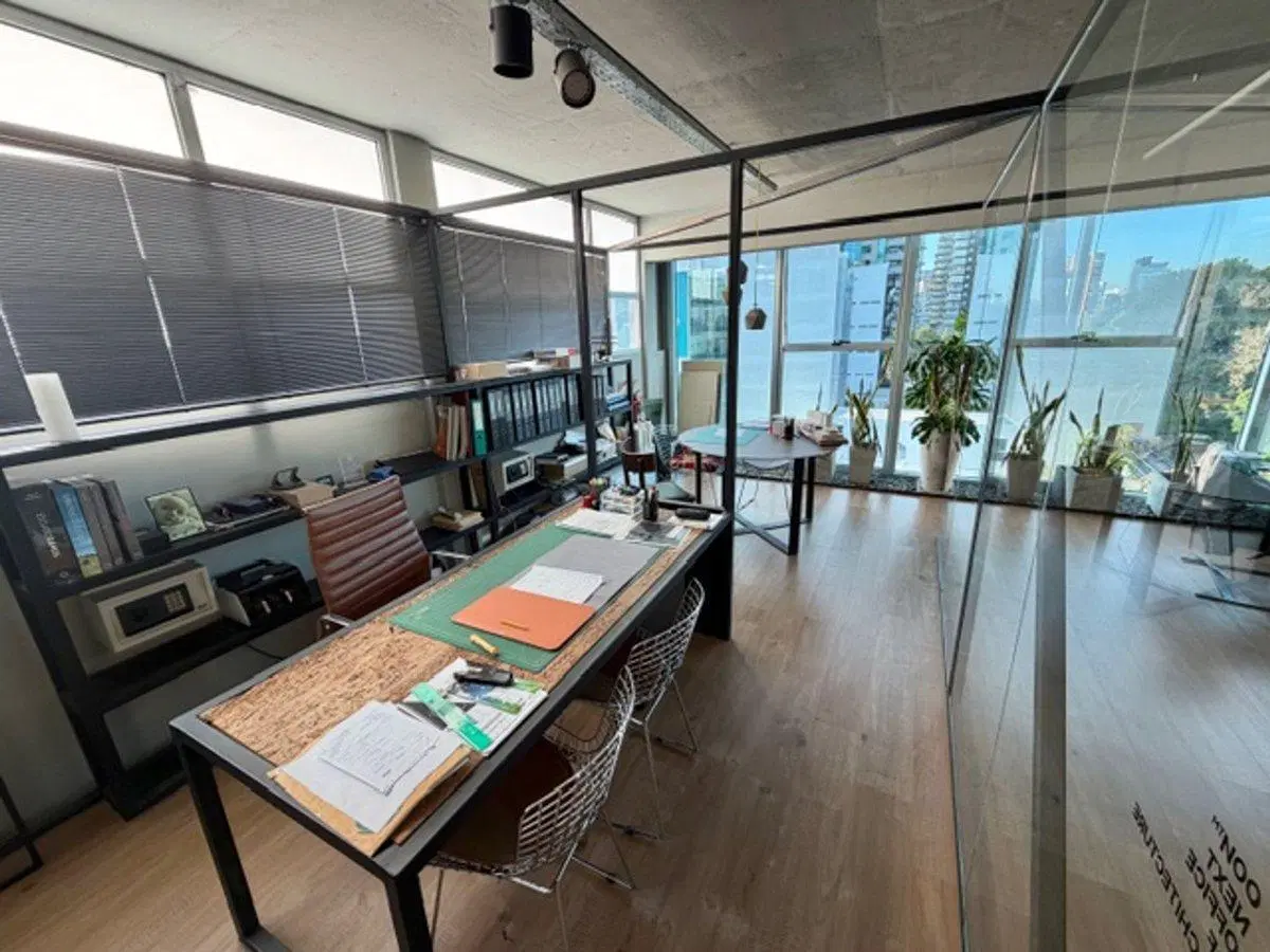 VENTA Oficina 90 m2 con cochera - VICENTE LOPEZ 5
