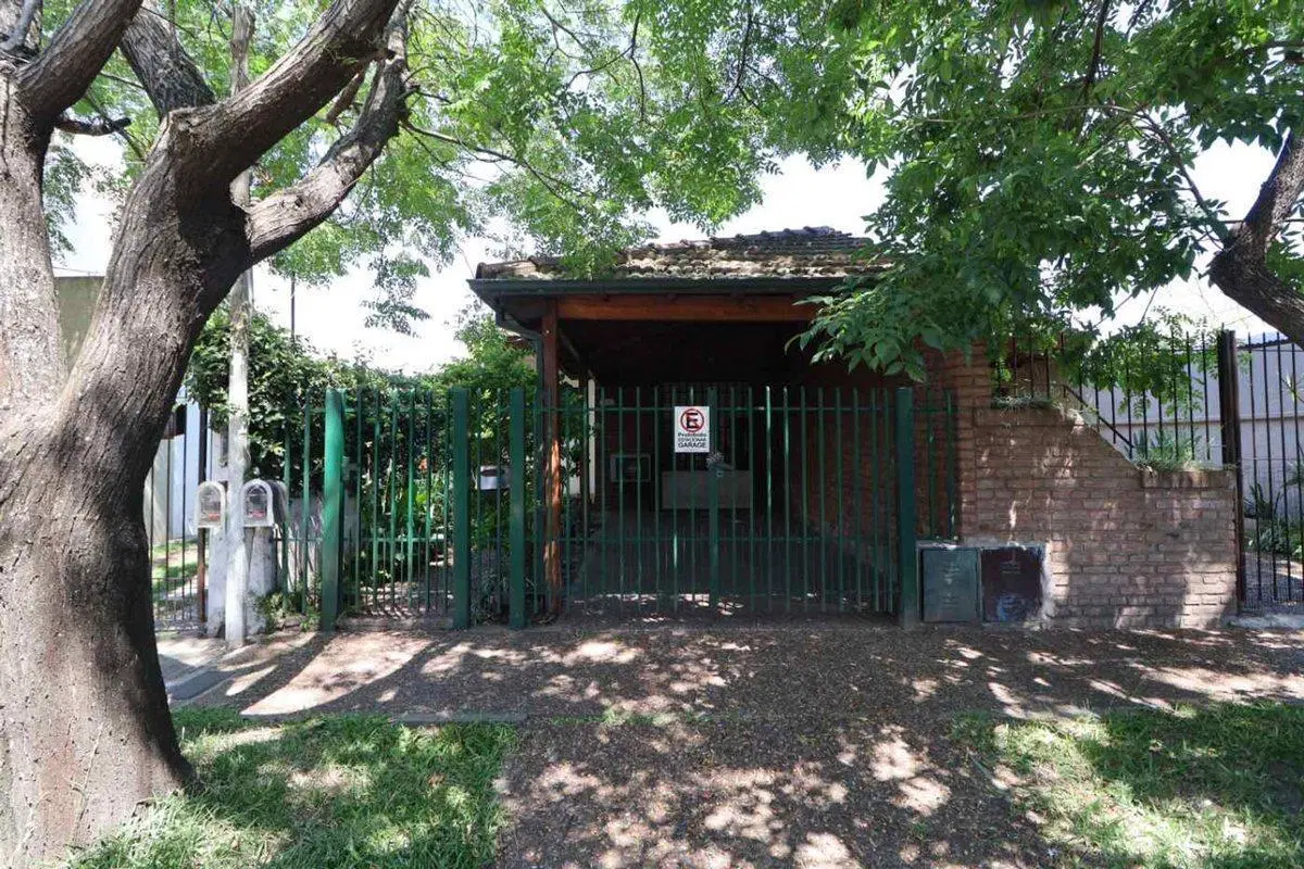 Venta casa 3 amb c/ cochera Castelar 4