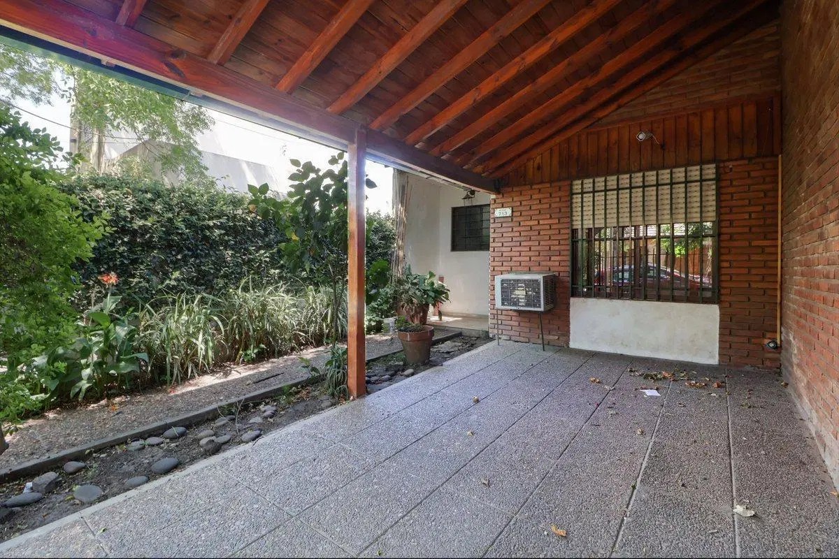 Venta casa 3 amb c/ cochera Castelar 3