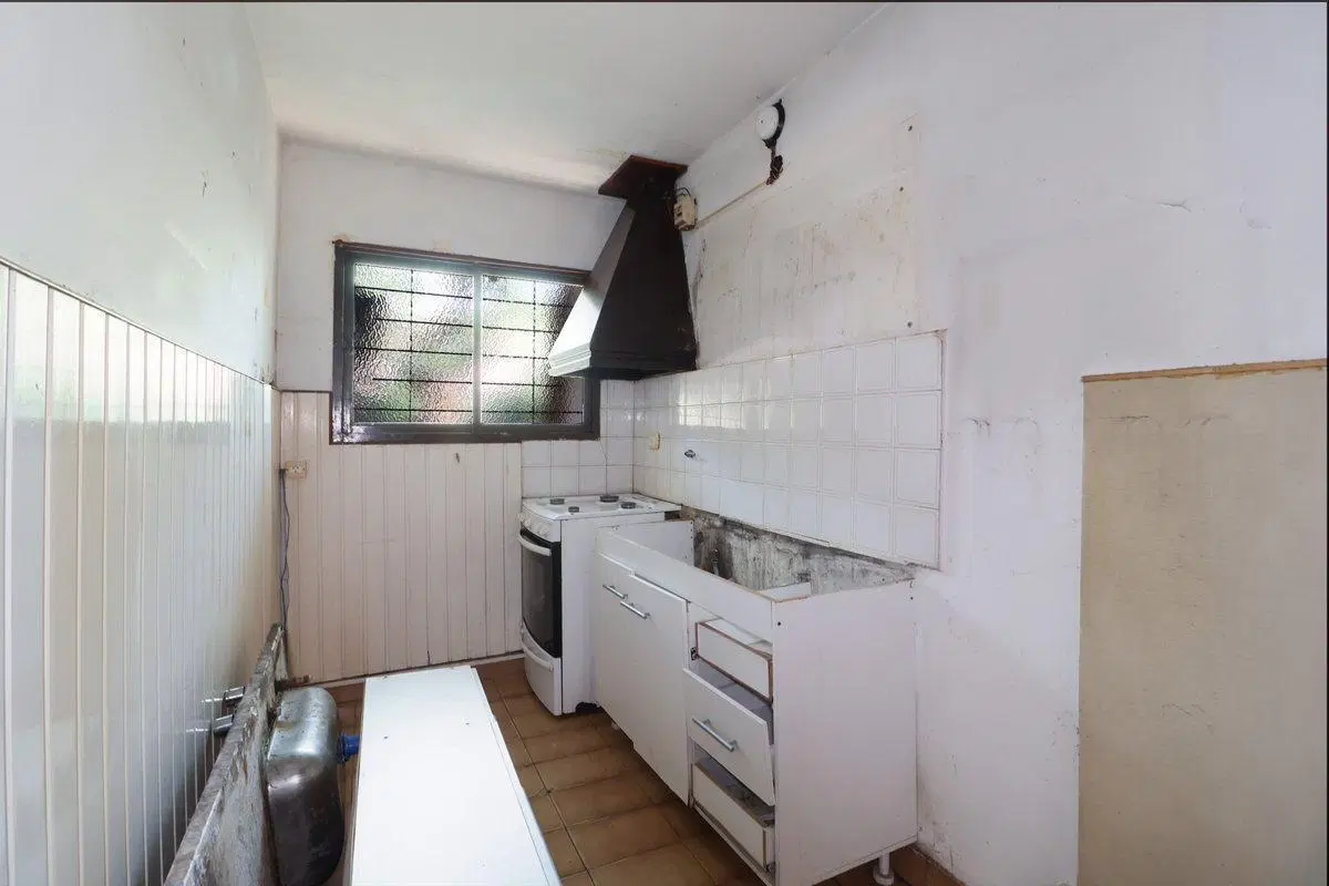 Venta casa 3 amb c/ cochera Castelar 5