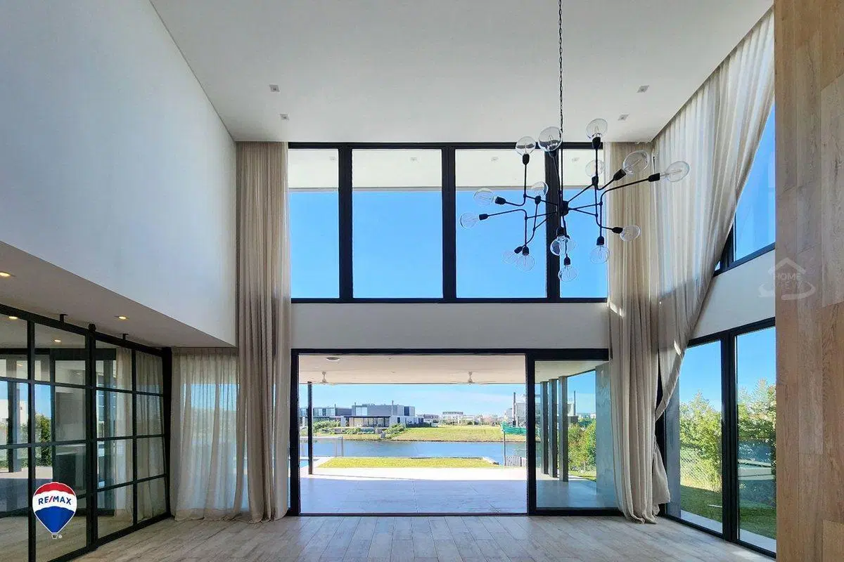VENTA CASA 8 AMB -PUERTOS DEL LAGO- BARRIO COSTAS 5