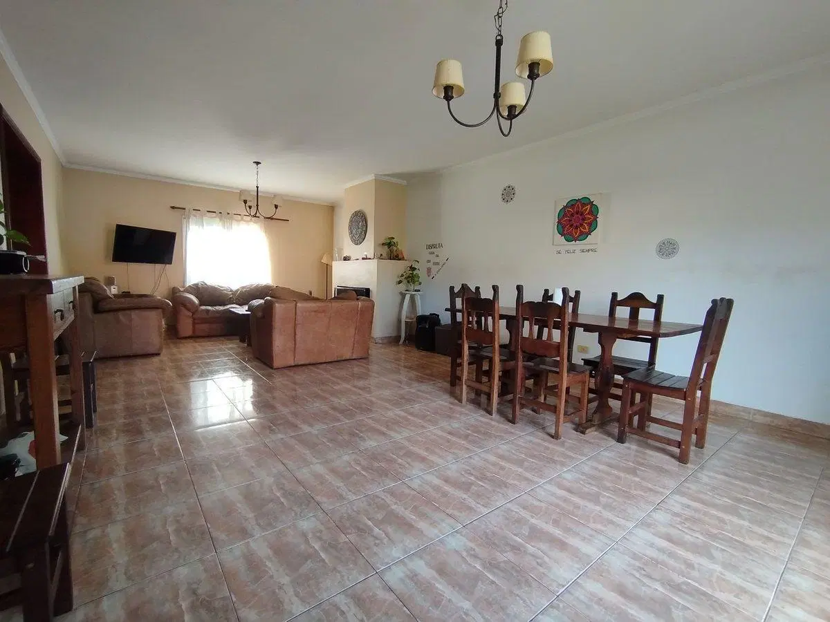 Venta Casa 4 Amb + Pileta + Jardin en Montecarlo 8