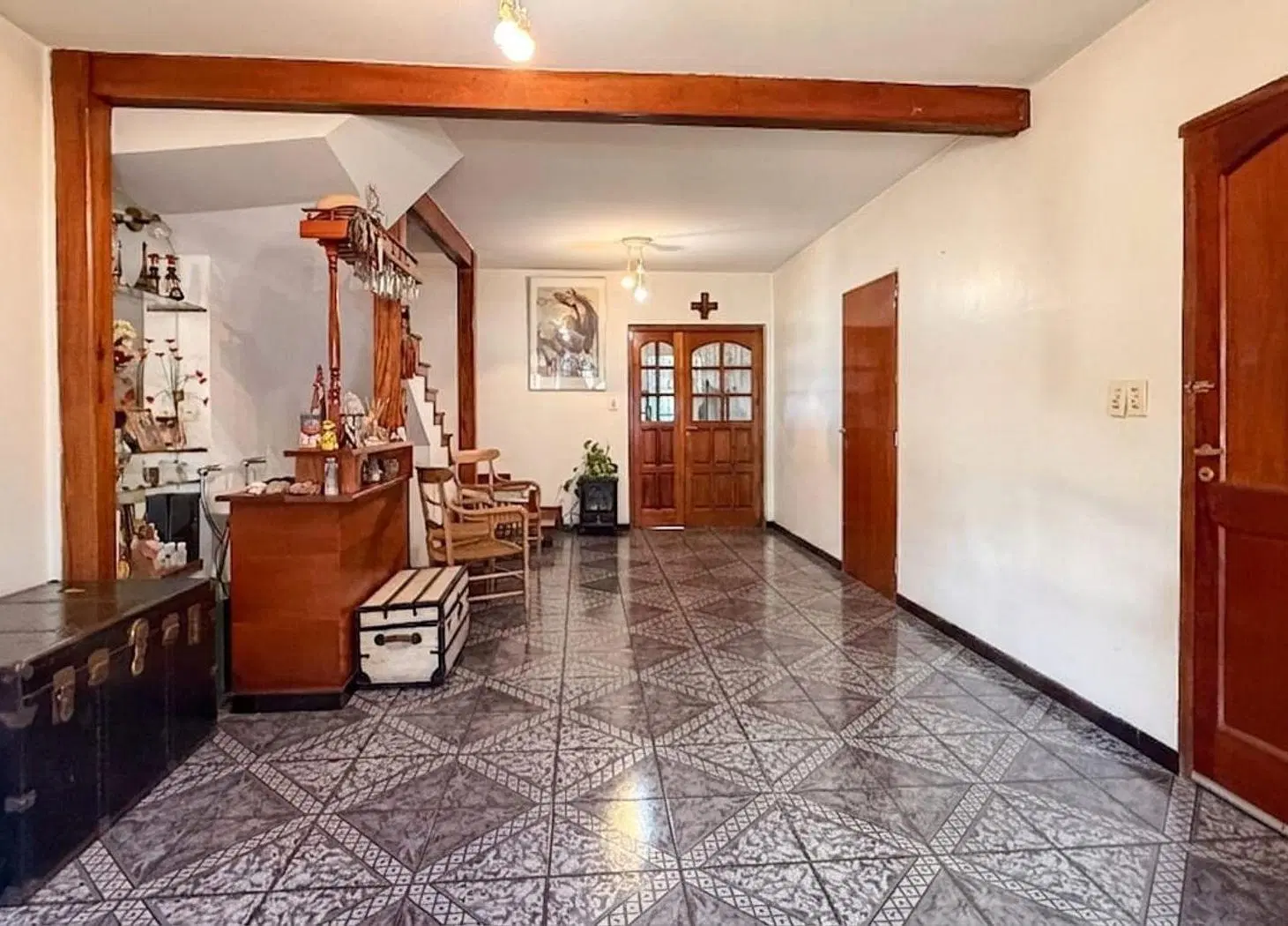 VENDE CASA 5 AMB/A. CREDITO/PERMUTA/MULTIFAMILIA 4