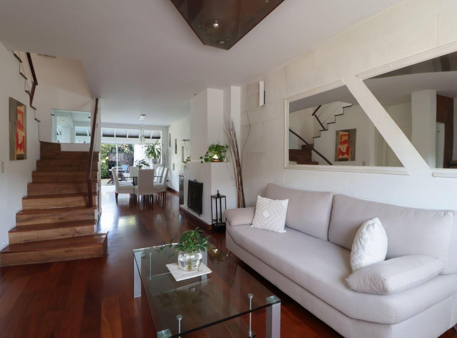 Venta Triplex Olivos Cochera Parque con Parrilla