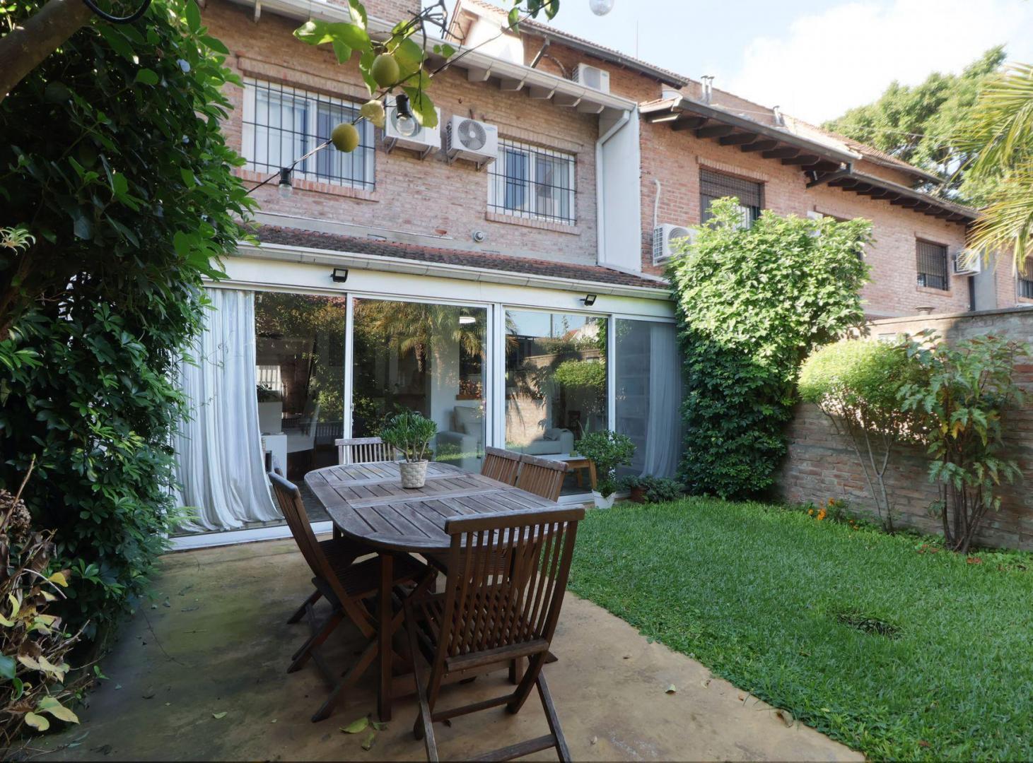 Venta Triplex Olivos Cochera Parque con Parrilla
