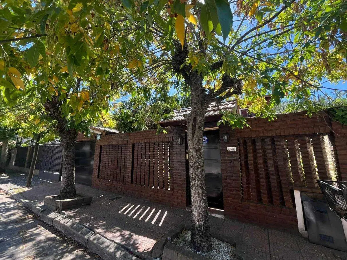 VENTA  CASA 6 AMBIENTES CIUDAD JARDÍN 3