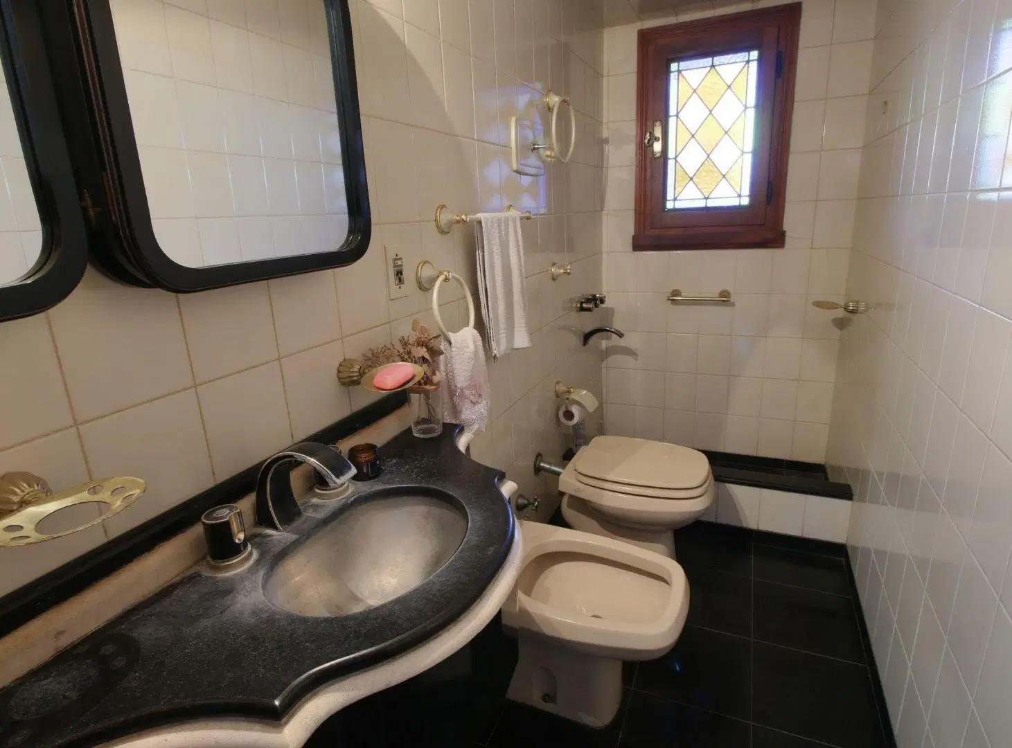 VENTA CASA 5 AMB./ JARDIN/ COCHERAS S. A. DE PADUA 4