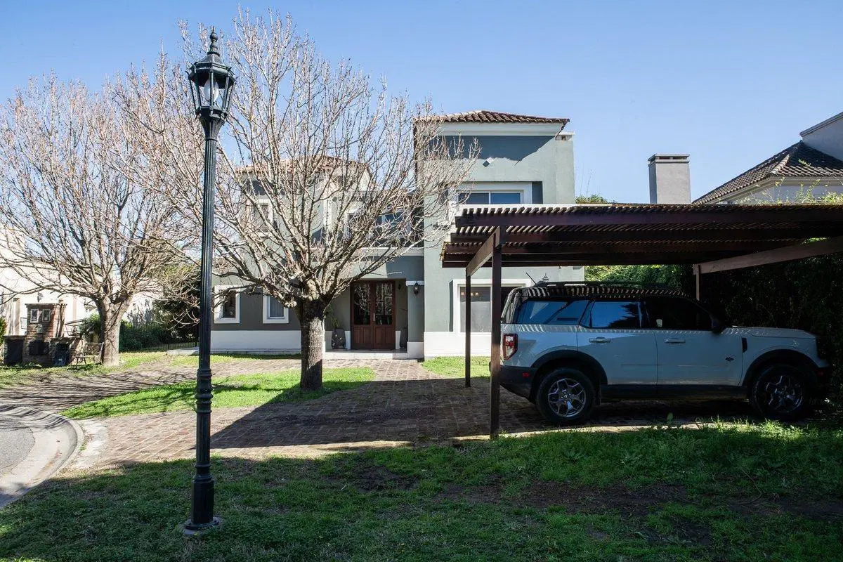 VENTA CASA 5 AMB Y DEP. C/BAÑO OPORTUNIDAD! APTA C 3
