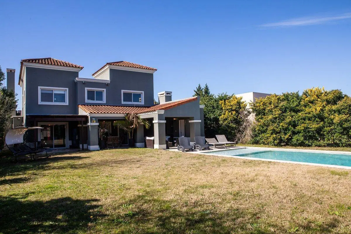 VENTA CASA 5 AMB Y DEP. C/BAÑO OPORTUNIDAD! APTA C 2