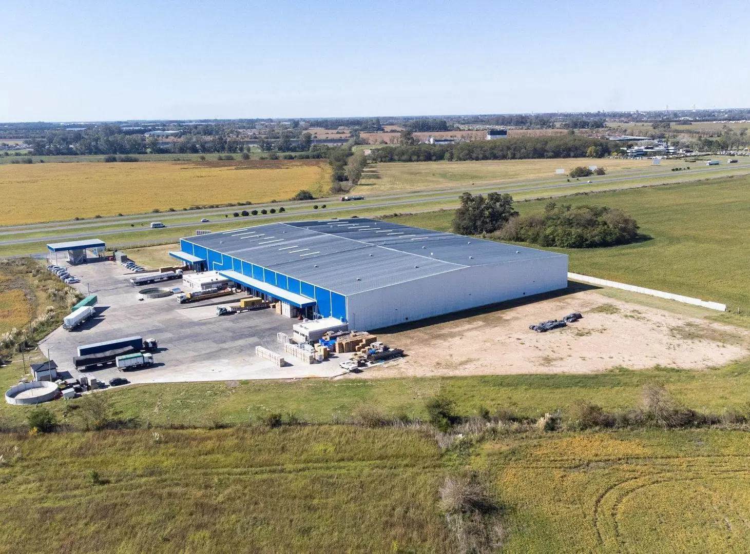 ALQUILER NAVE INDUSTRIAL DE 4.300 M2 - ZARATE 3
