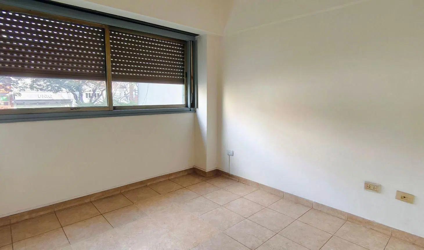 VENTA DEPTO. 2 AMBIENTES BALCON FRENTE OLIVOS 5