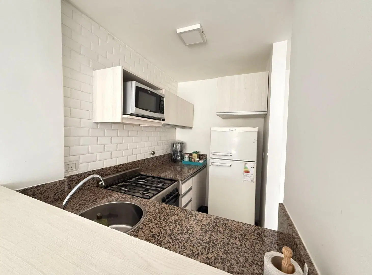 MONOAMBIENTE CON BALCÓN | APTO PROFESIONAL 3