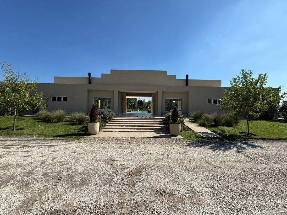 LOTE EN ESQUINA 676 m2  FINCAS JOVEN SAN VICENTE 4