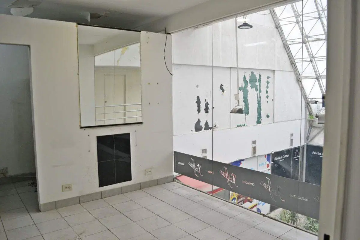 VENTA OFICINA MICROCENTRO GALERIA 4