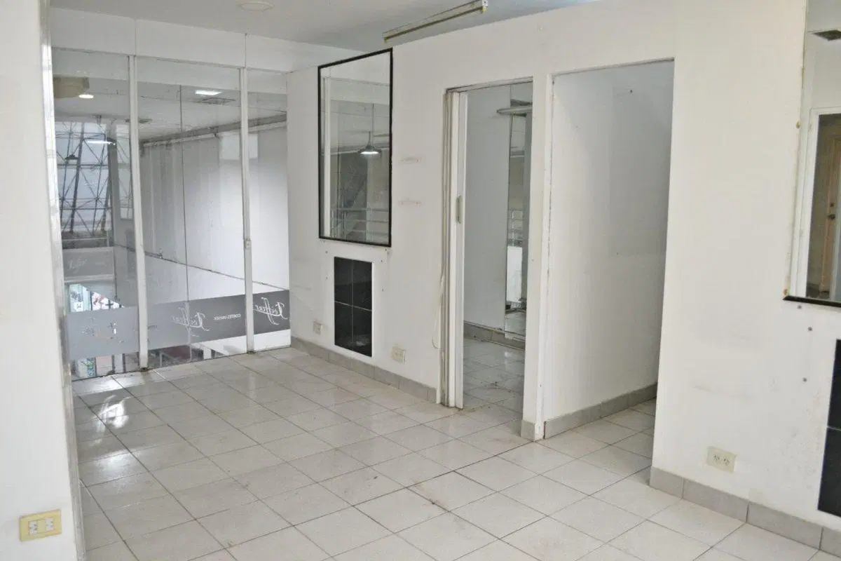 VENTA OFICINA MICROCENTRO GALERIA 3