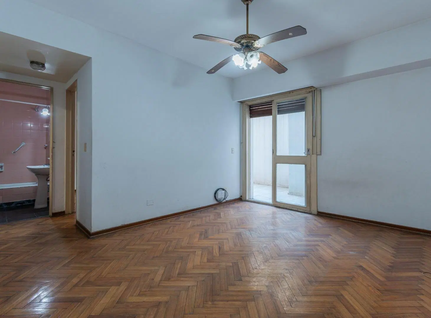 Venta 2 ambientes para reciclar en Recoleta 3